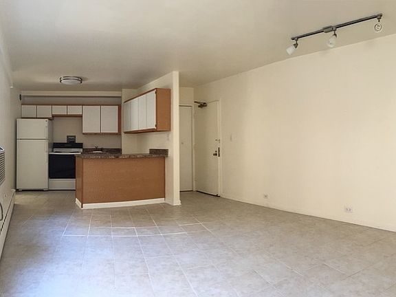3rd image of 3410 N Lake Shore Dr APT 3G