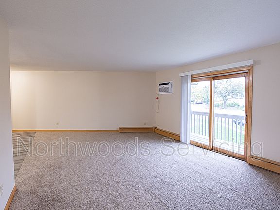 5th image of 2253 Skillman Ave E #318