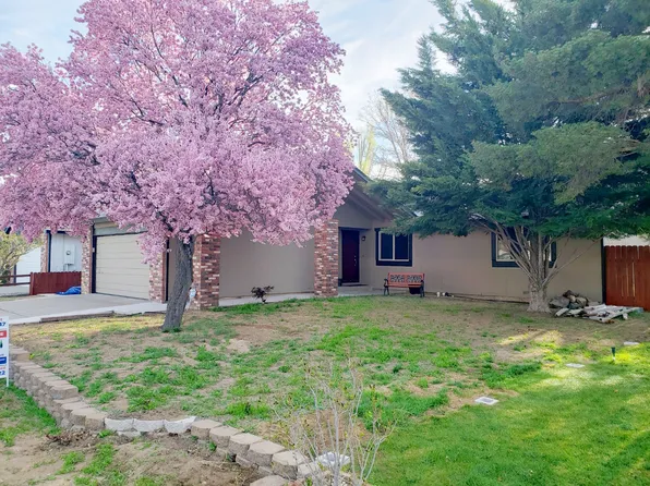2733 Ballarat Dr, Carson City, NV 89706