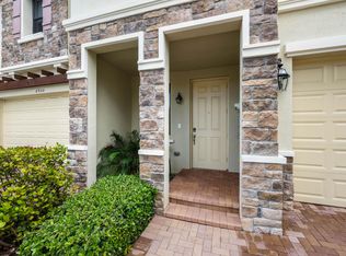 6948 Broadland Way, Pompano Beach, FL 33073