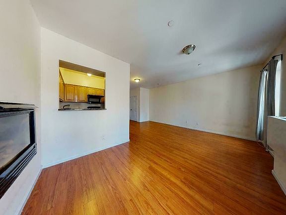 5th image of 342 W 47th St APT 3F