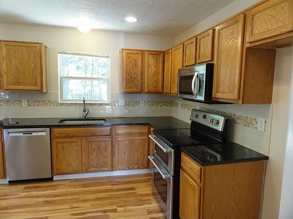 4th image of 612 Norfolk Ct