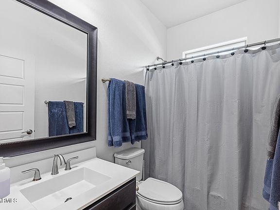 4th image of 4404 E HARTFORD Avenue