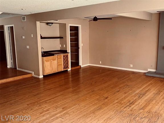 4th image of 916 Vegas Valley Dr #0