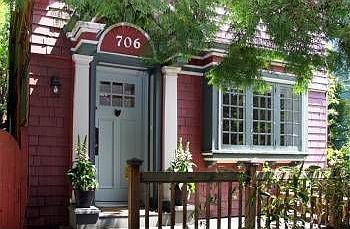 2nd image of 706 Bellevue Ave E