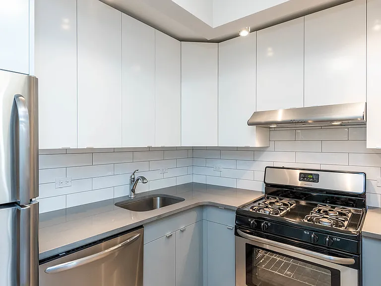 439 Knickerbocker Ave #4H — Photo 1
