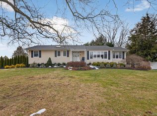 18 Canterbury Lane, Nesconset, NY 11767