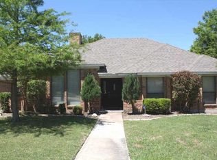 10136 Regent Row, Benbrook, TX 76126