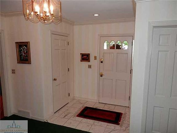 5th image of 830 Walbridge Dr