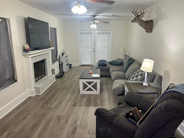 910 Whitewing Dr — Photo 3