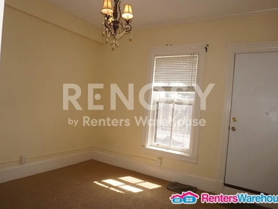 596 Summit Ave #2