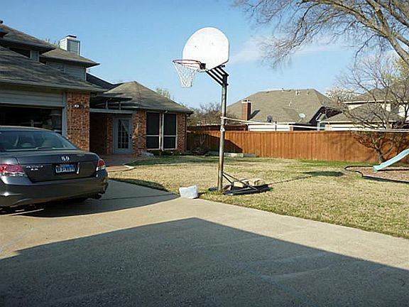 3rd image of 1103 Hunters Creek Dr