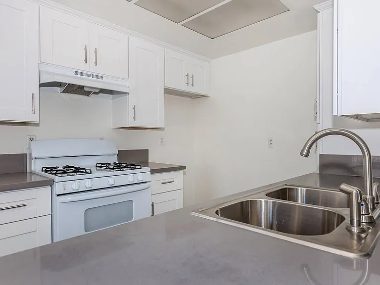 Woodglen Apartment Homes — Photo 29