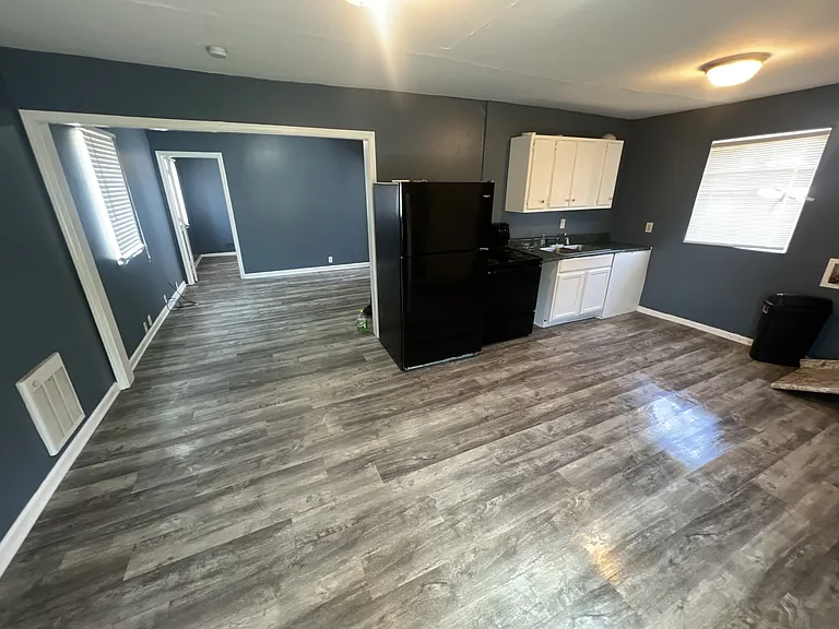 2305 Glass St — Photo 14