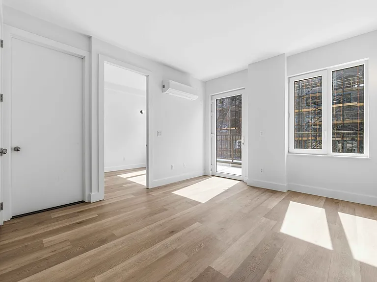 89-25 162nd St #1110 — Photo 9