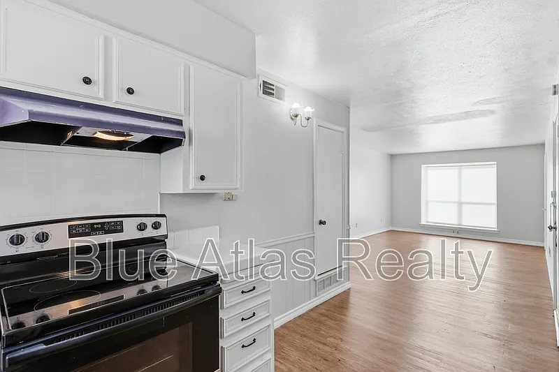 2 bed, 2.0 bath, 1000 sqft, $1,075 — Photo 4
