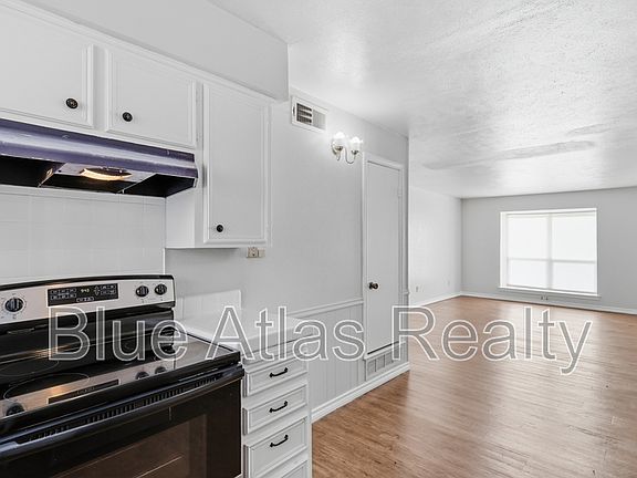 4th image of 225 Bryan St APT 7