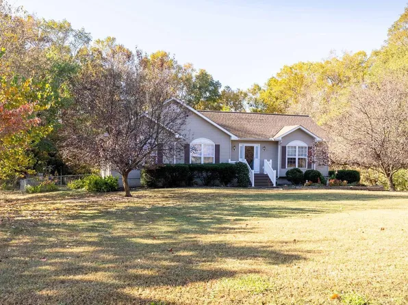 2560 N Independence Dr, Montross, VA 22520