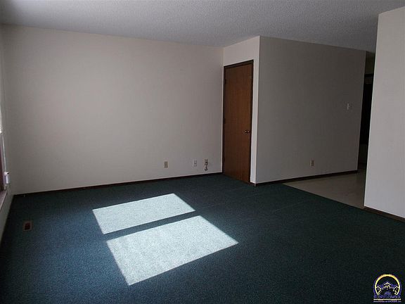 2nd image of 301 Cottonwood St
