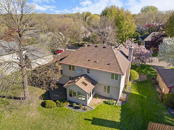 3rd image of 8917 Cambridge Ave N