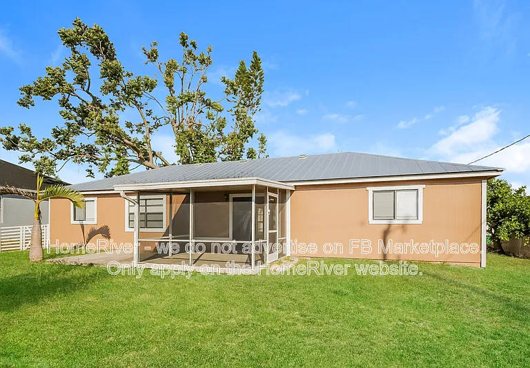 1720 SW 3rd Pl — Photo 15