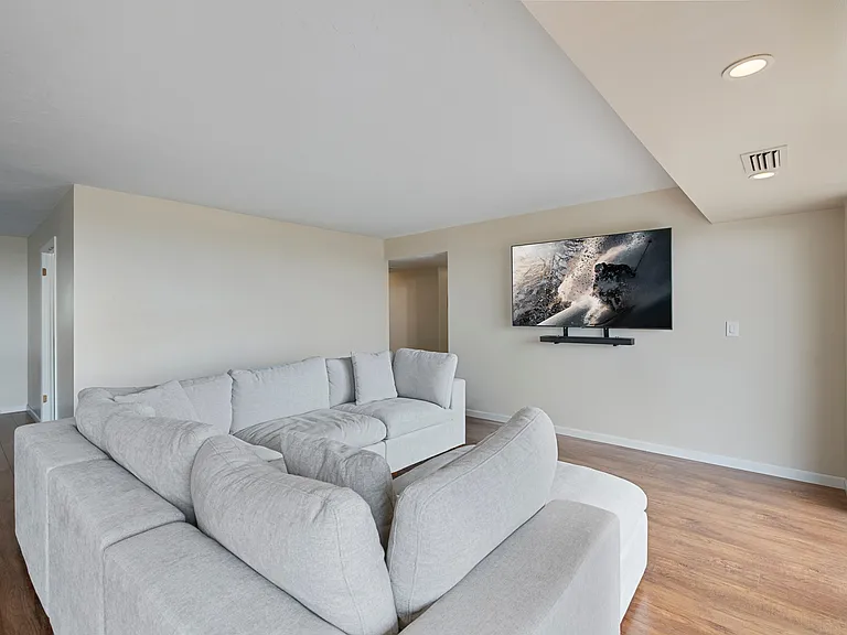 875 S Donner Way #804 — Photo 2