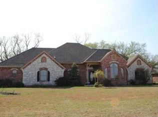 1305 S Czech Hall Rd, Mustang, OK 73064