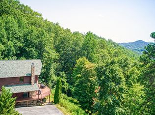 2733 Pine Crest Ln, Sevierville, TN 37862