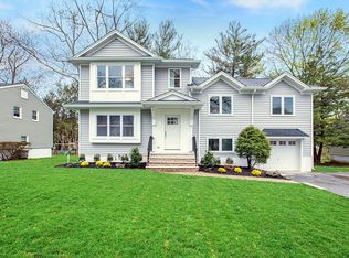 537 Lynn St, Ridgewood, NJ 07450