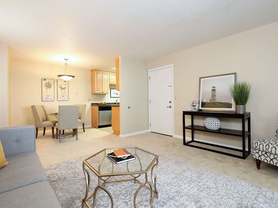 Living and dining Room 3