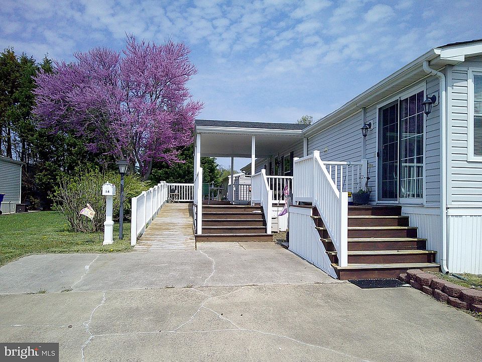 1st image of 14 Coventry Ln #42966