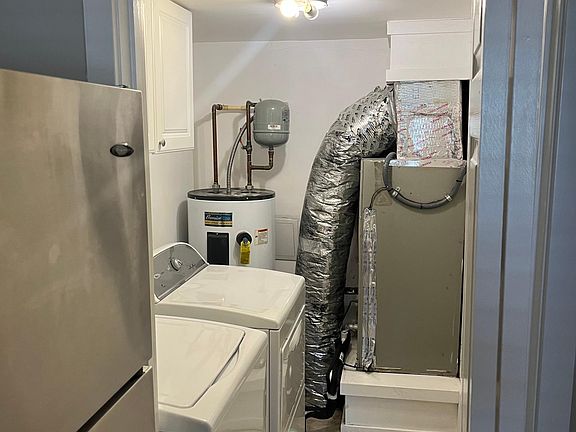 4th image of 940 Gale Ln APT 126