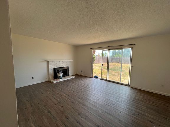 4th image of 1190 Mira Flores Dr