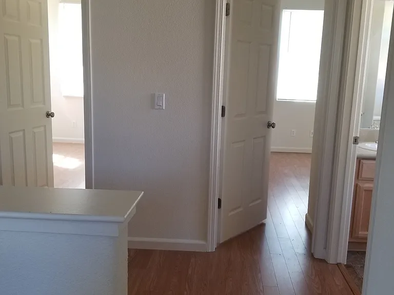 882 Bullion Ln — Photo 3
