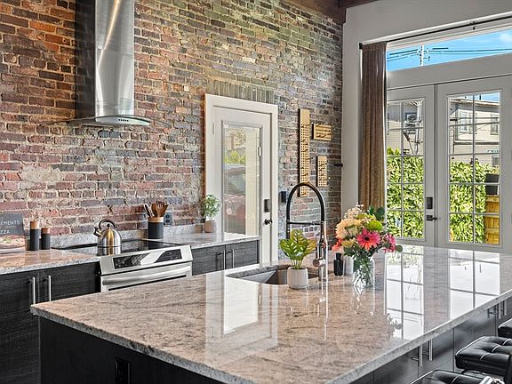 4th image of 114 Margin St #2