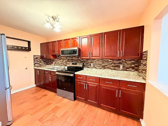 2nd image of 116 Spring St APT C10