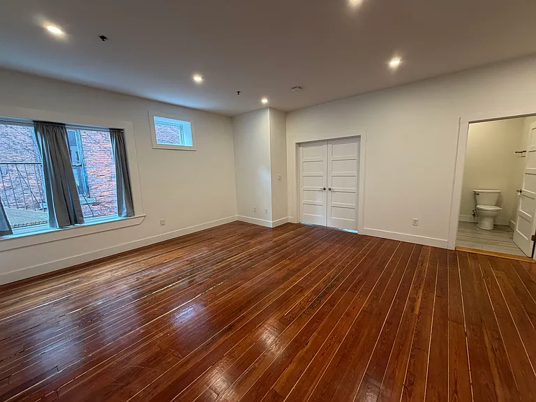 4 Elliot St #9 — Photo 4