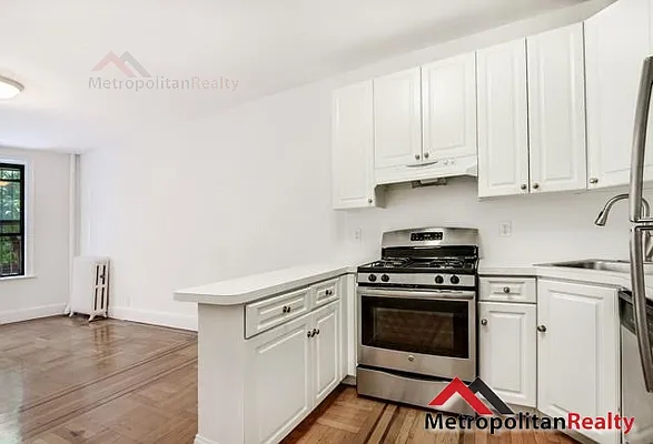 Rented by Metropolitan Realty | media 6