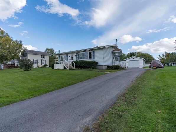 934 E Broadway St, Cape Vincent, NY 13618
