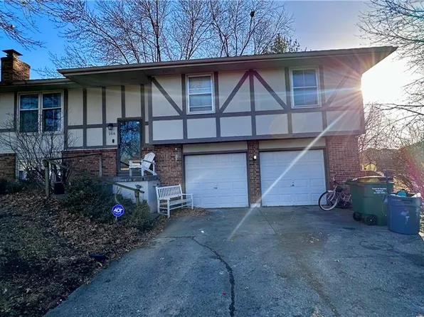 106 Maverick Cir, Peculiar, MO 64078