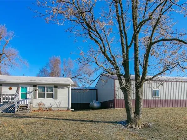 525 Armstrong St, Slater, MO 65349