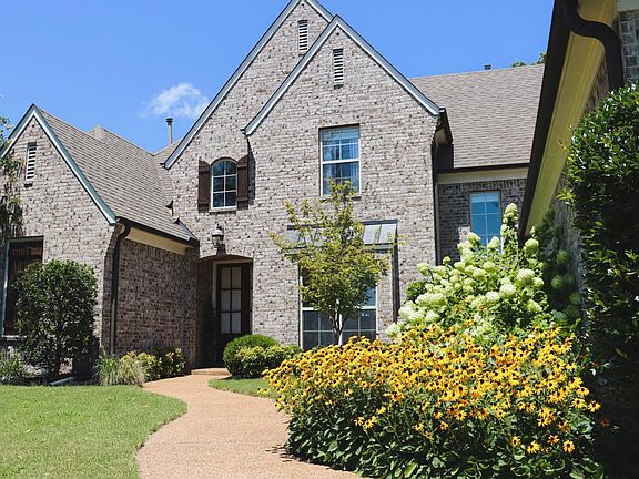 2nd image of 9286 Cielo Dr