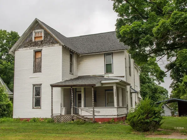 5222 Clinton St, Albany, OH 45710