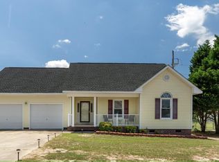 112 Eileen Dr, Spring Lake, NC 28390