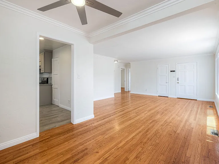 8800 Hayes St — Photo 14