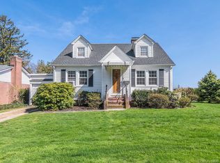 9 West Street, Greenvale, NY