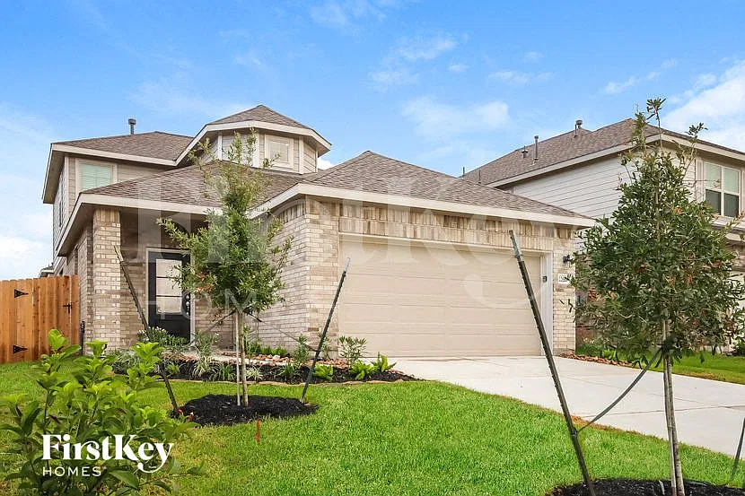 4 bed, 2.5 bath, 1853 sqft, $2,055 — Photo 2