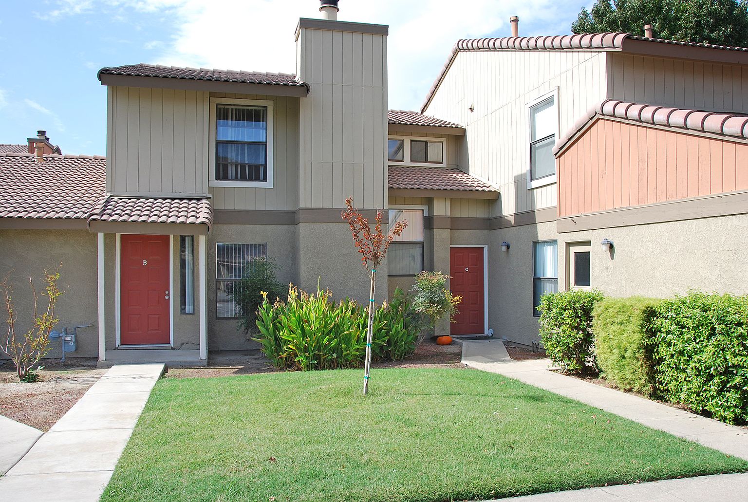 River Oaks Apartments Hanford