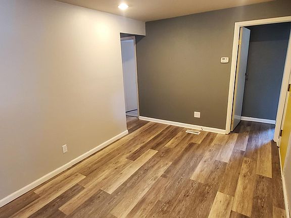 3rd image of 27036 Townley Ave
