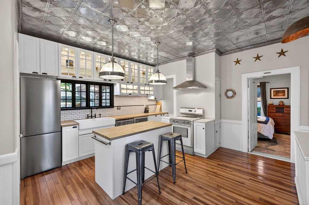 162 Bradford Street Unit 1, Provincetown, MA - View 6